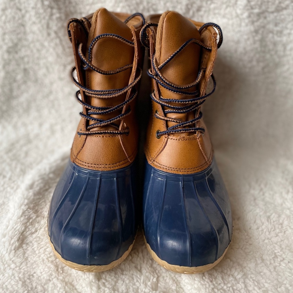 Duck boots